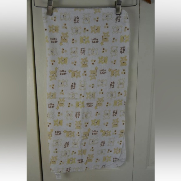 Cudlie Baby Bear Receiving Blanket White Tan Brown Flannel ABC Star - Picture 3 of 6